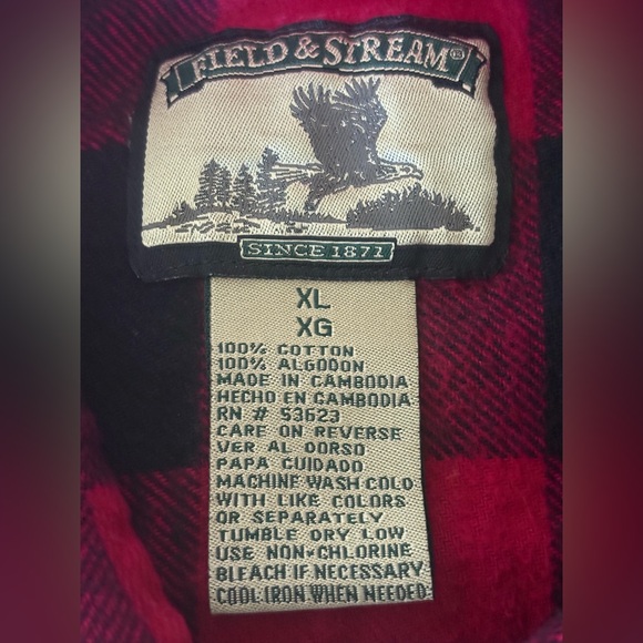 Field & Stream Red and Black Plaid Flannel Button Down Shirt - Picture 6 of 6